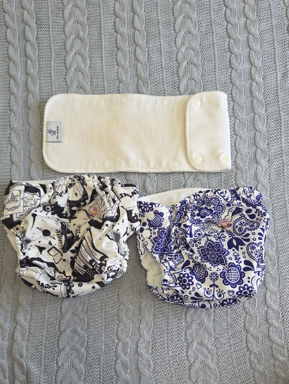 Rumparooz One Size Cloth Diaper Covers Set Black Blue White with 1 6r Soaker